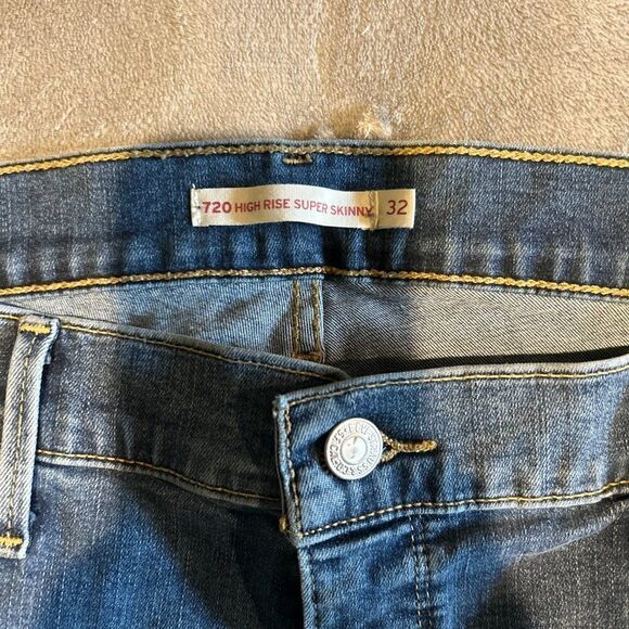 Levis 720 High Rise Super Skinny Stretch Denim Blue Jeans Women’s Size 32    4 - Picture 2 of 7